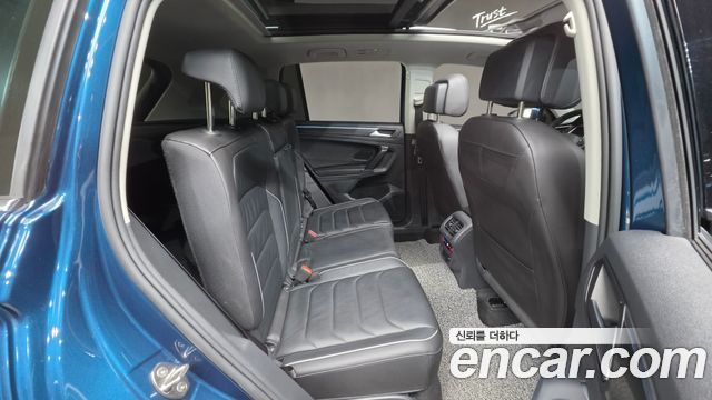 Volkswagen Tiguan 2023 — photo 31