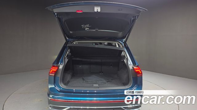 Volkswagen Tiguan 2023 — photo 32