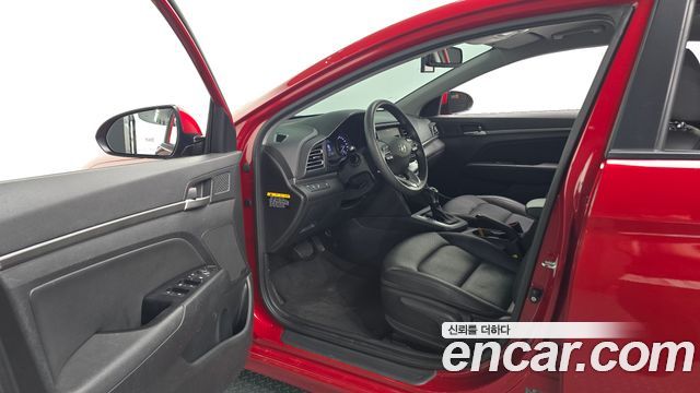 Hyundai AVANTE 2019 — photo 13