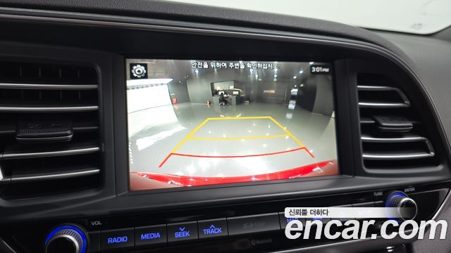 Hyundai AVANTE 2019 — photo 21