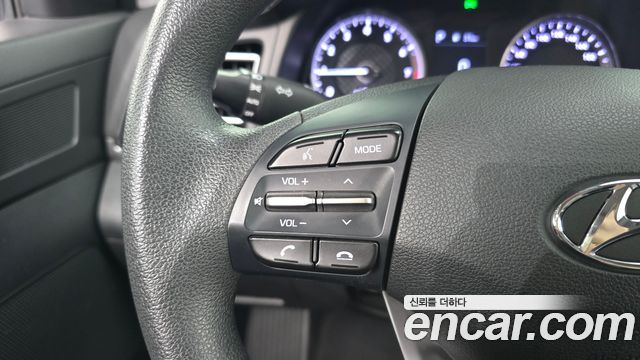 Hyundai AVANTE 2019 — photo 24