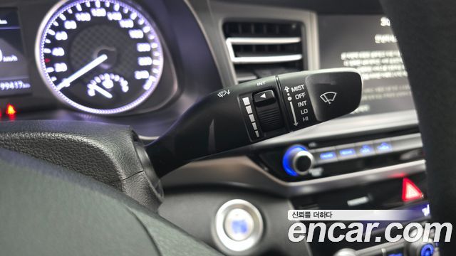 Hyundai AVANTE 2019 — photo 28