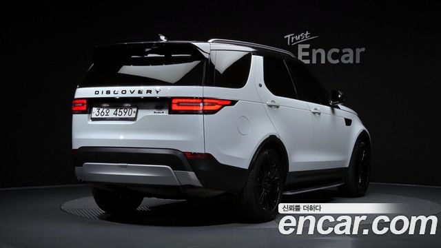 Land Rover Discovery 2018 — photo 2