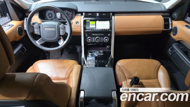 Land Rover Discovery 2018 — photo 10