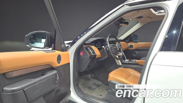 Land Rover Discovery 2018 — photo 13