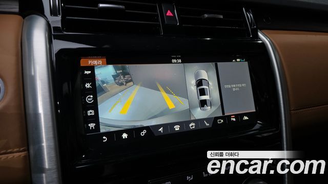 Land Rover Discovery 2018 — photo 20