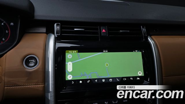 Land Rover Discovery 2018 — photo 22