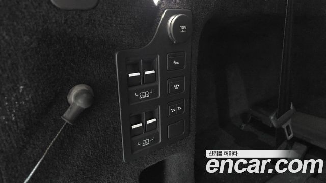 Land Rover Discovery 2018 — photo 35