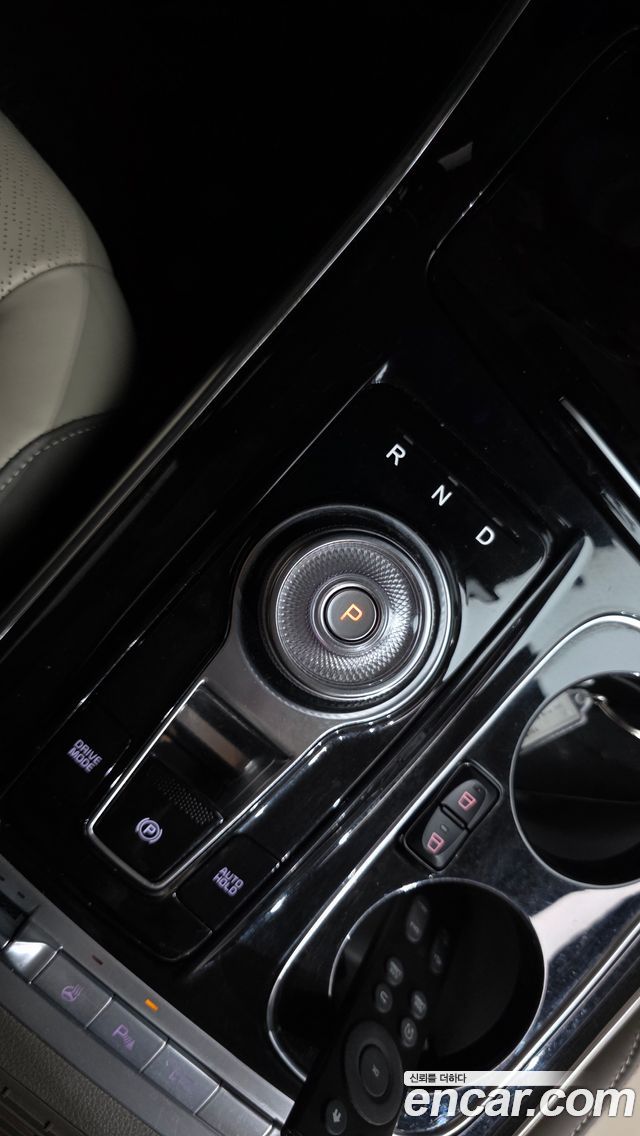 Kia Canival 2023 — photo 9