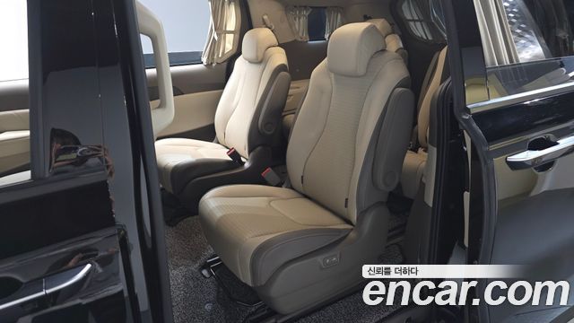 Kia Canival 2023 — photo 11