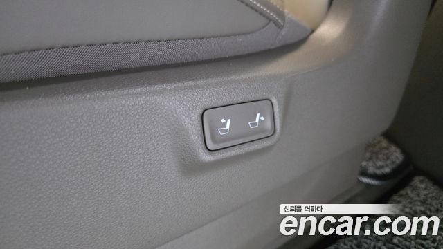 Kia Canival 2023 — photo 18