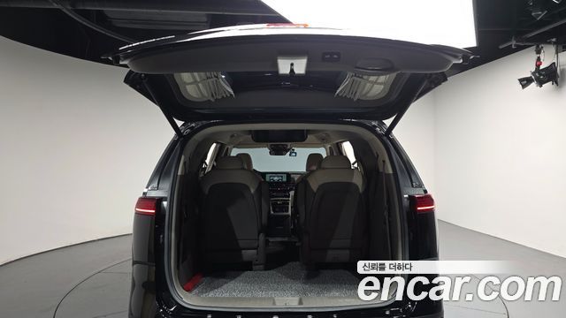Kia Canival 2023 — photo 20
