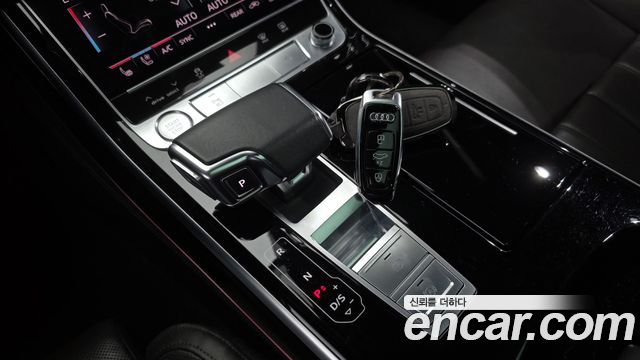 Audi A8 2020 — photo 12