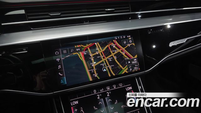 Audi A8 2020 — photo 21