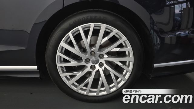 Audi A8 2020 — photo 7