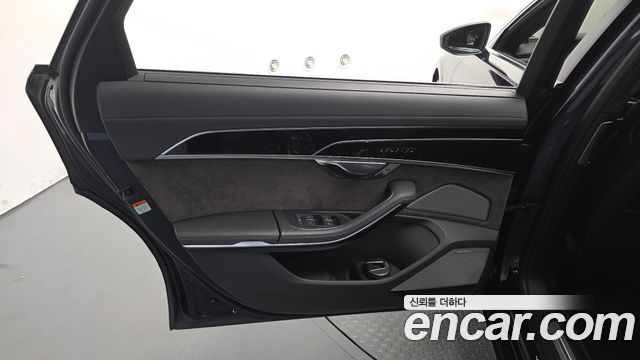 Audi A8 2020 — photo 15