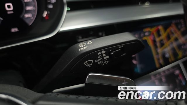 Audi A8 2020 — photo 27