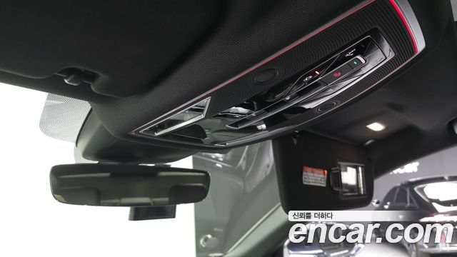 Audi A8 2020 — photo 28