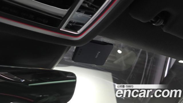 Audi A8 2020 — photo 34
