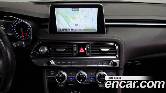 Genesis G70 2018 — photo 14