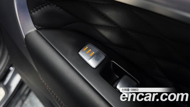 Genesis G70 2018 — photo 18