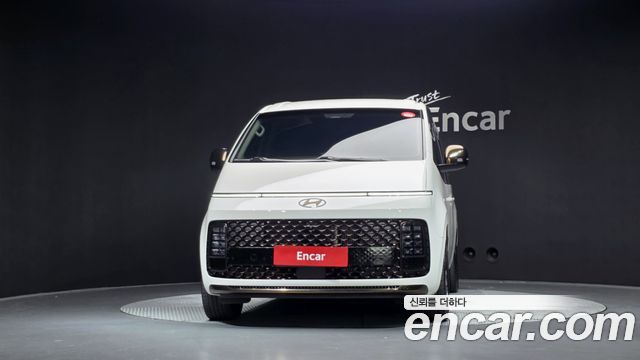 Hyundai Staria 2025 — photo 3