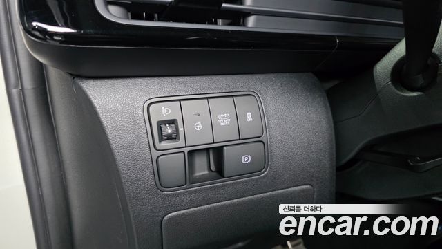 Hyundai Staria 2025 — photo 23