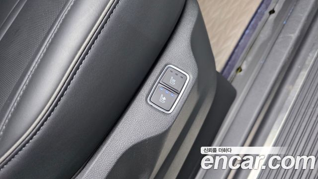 Hyundai Staria 2025 — photo 25