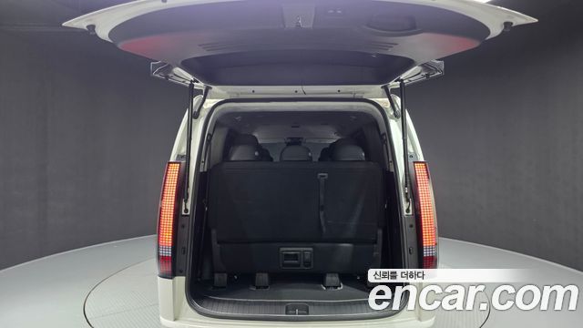 Hyundai Staria 2025 — photo 26