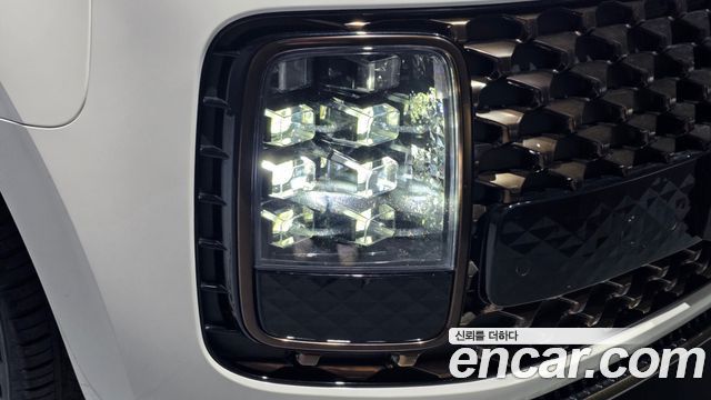 Hyundai Staria 2025 — photo 8