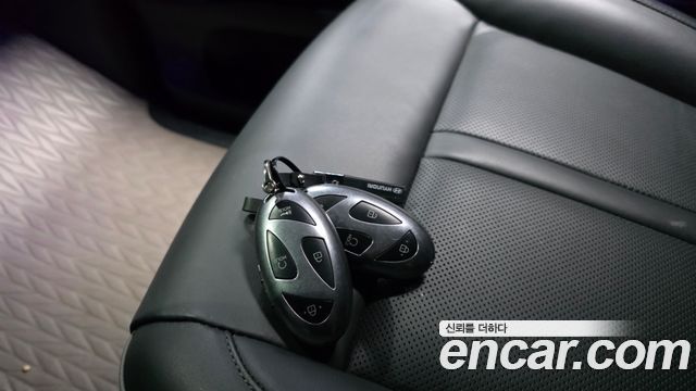 Hyundai Staria 2025 — photo 27