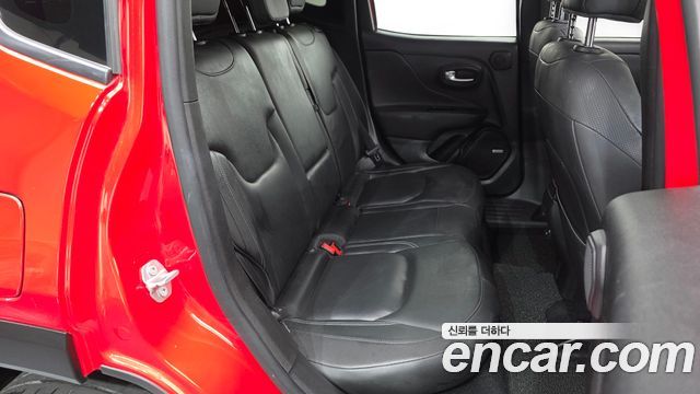 Jeep Renegade 2021 — photo 18