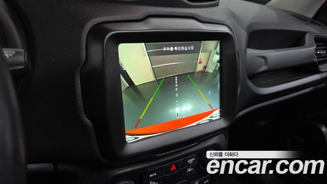 Jeep Renegade 2021 — photo 21