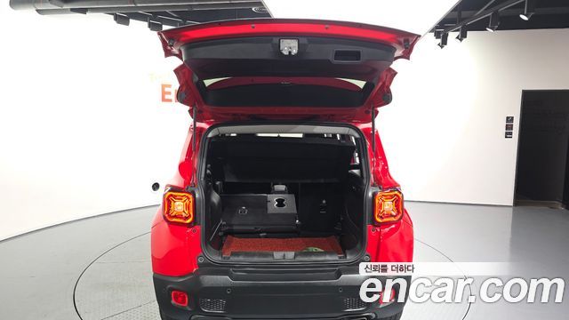 Jeep Renegade 2021 — photo 26