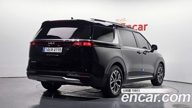 Kia Canival 2023 — photo 2