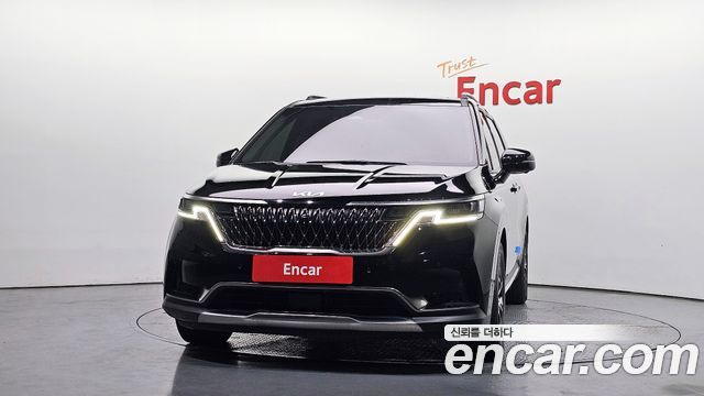 Kia Canival 2023 — photo 3