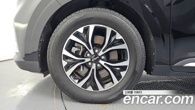 Kia Canival 2023 — photo 5