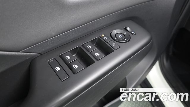 Hyundai Kona 2023 — photo 28