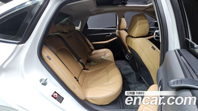 Hyundai Sonata 2022 — photo 17