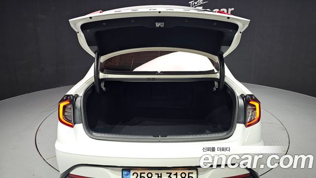 Hyundai Sonata 2022 — photo 37
