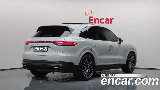 Porsche Cayenne 2021 — photo 2