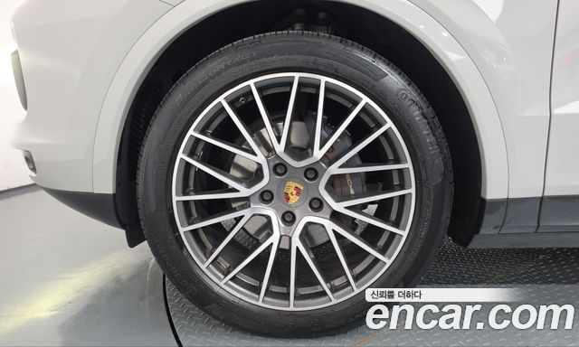 Porsche Cayenne 2021 — photo 5