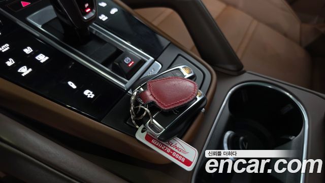Porsche Cayenne 2021 — photo 12