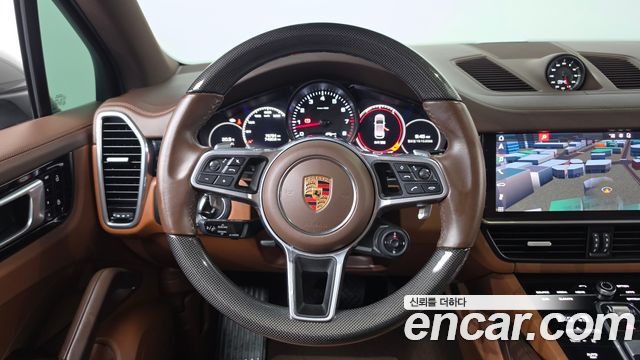 Porsche Cayenne 2021 — photo 19