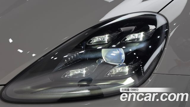 Porsche Cayenne 2021 — photo 8
