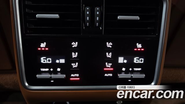 Porsche Cayenne 2021 — photo 31