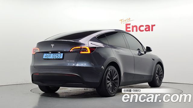 Tesla Model Y 2022 — photo 2
