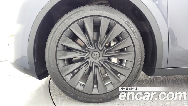 Tesla Model Y 2022 — photo 5