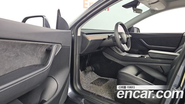 Tesla Model Y 2022 — photo 10