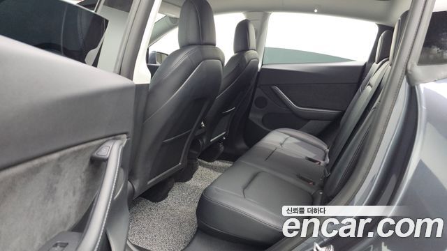Tesla Model Y 2022 — photo 12